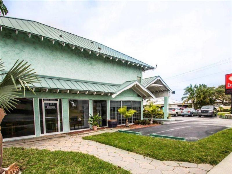 Econo Lodge Cocoa Beach - Near The Port Extérieur photo