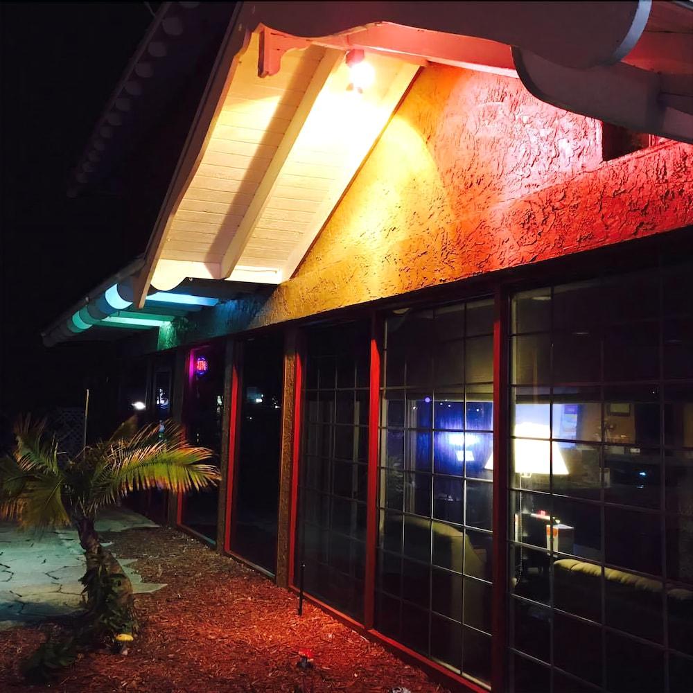 Econo Lodge Cocoa Beach - Near The Port Extérieur photo