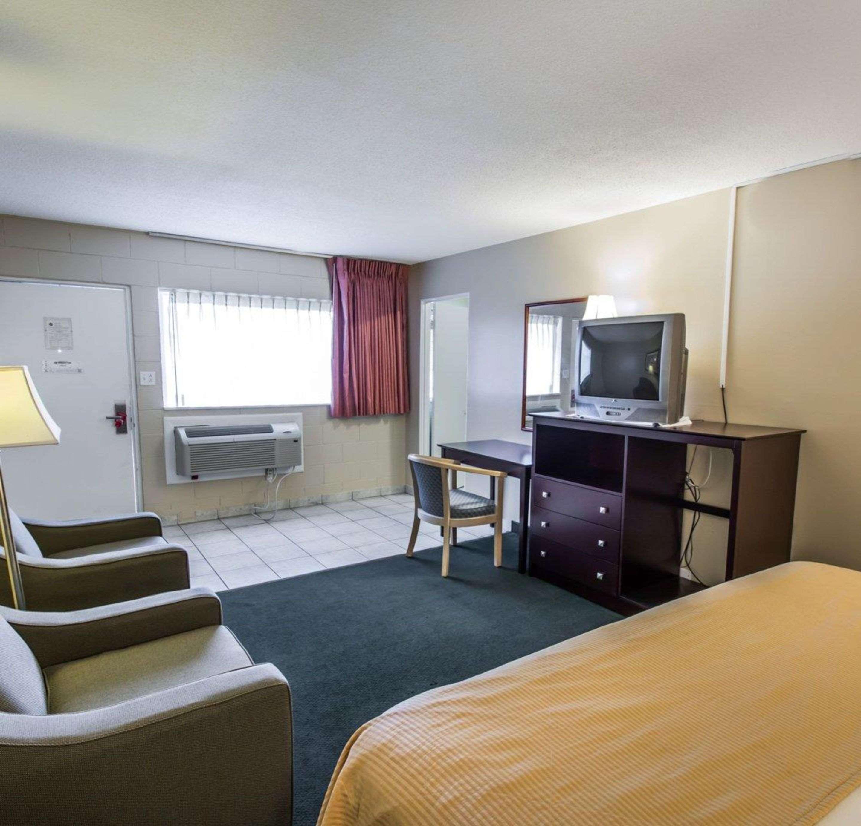 Econo Lodge Cocoa Beach - Near The Port Extérieur photo