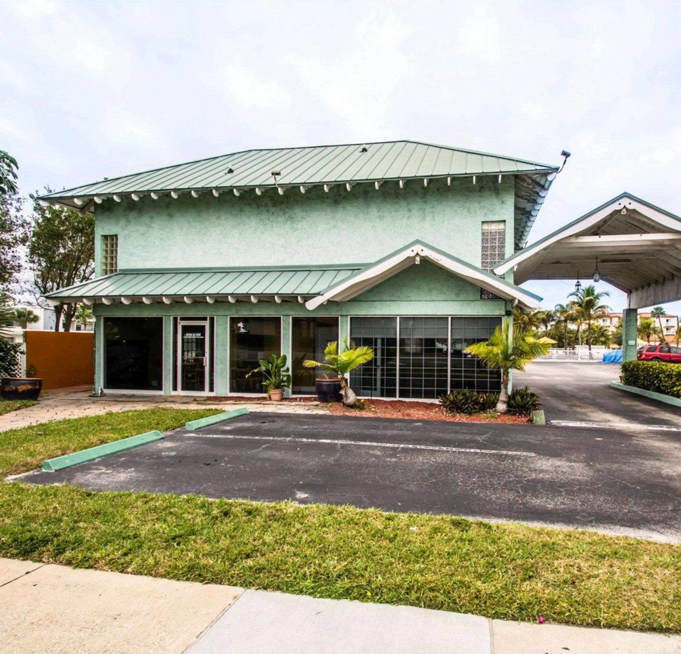 Econo Lodge Cocoa Beach - Near The Port Extérieur photo