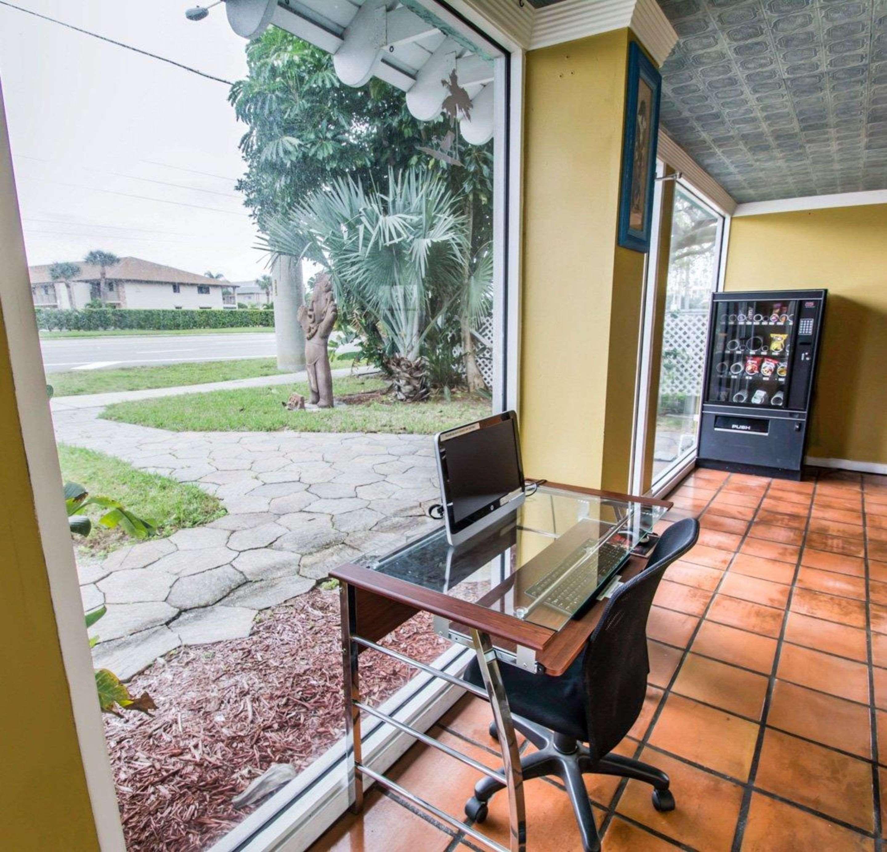Econo Lodge Cocoa Beach - Near The Port Extérieur photo