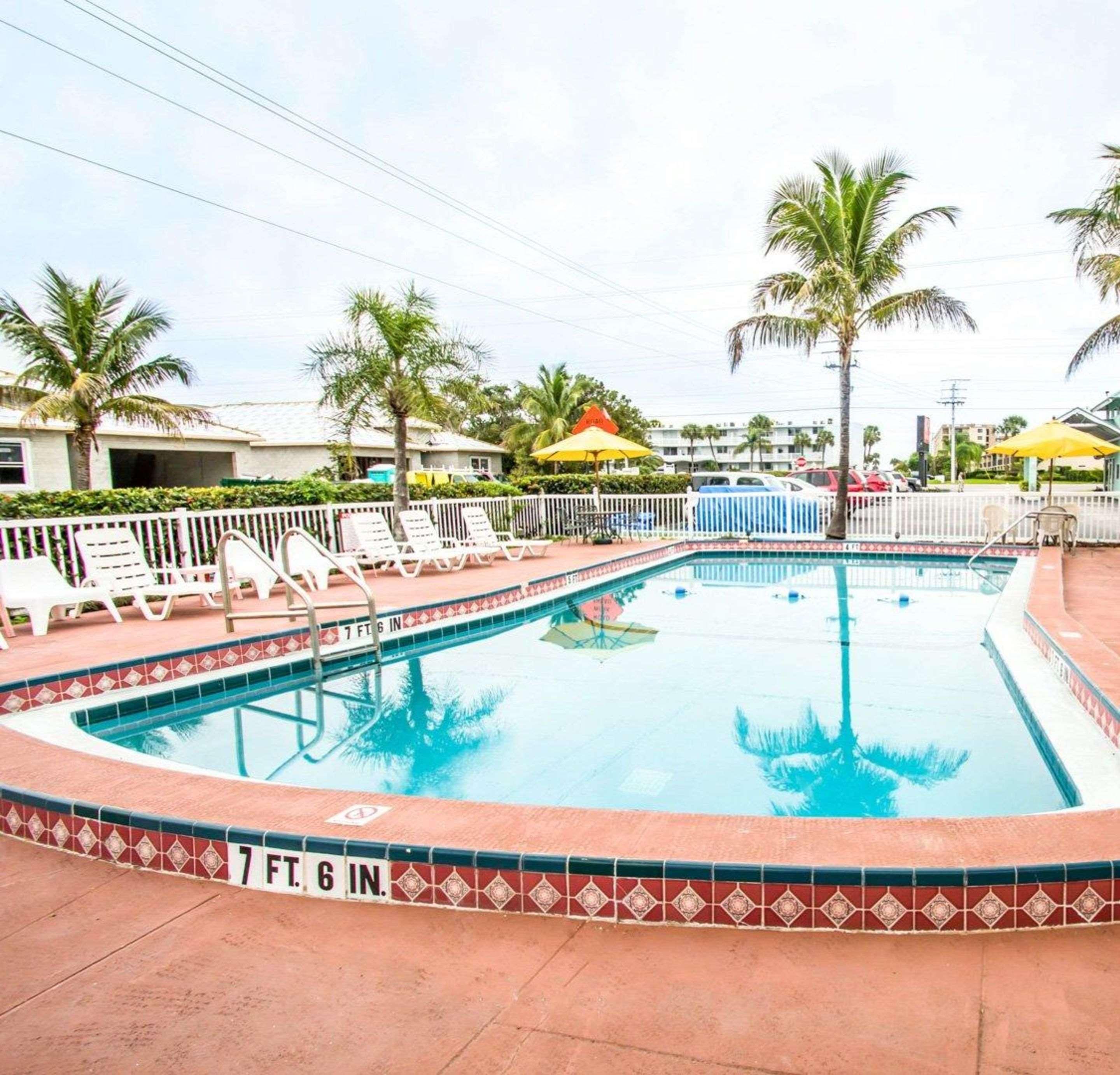 Econo Lodge Cocoa Beach - Near The Port Extérieur photo