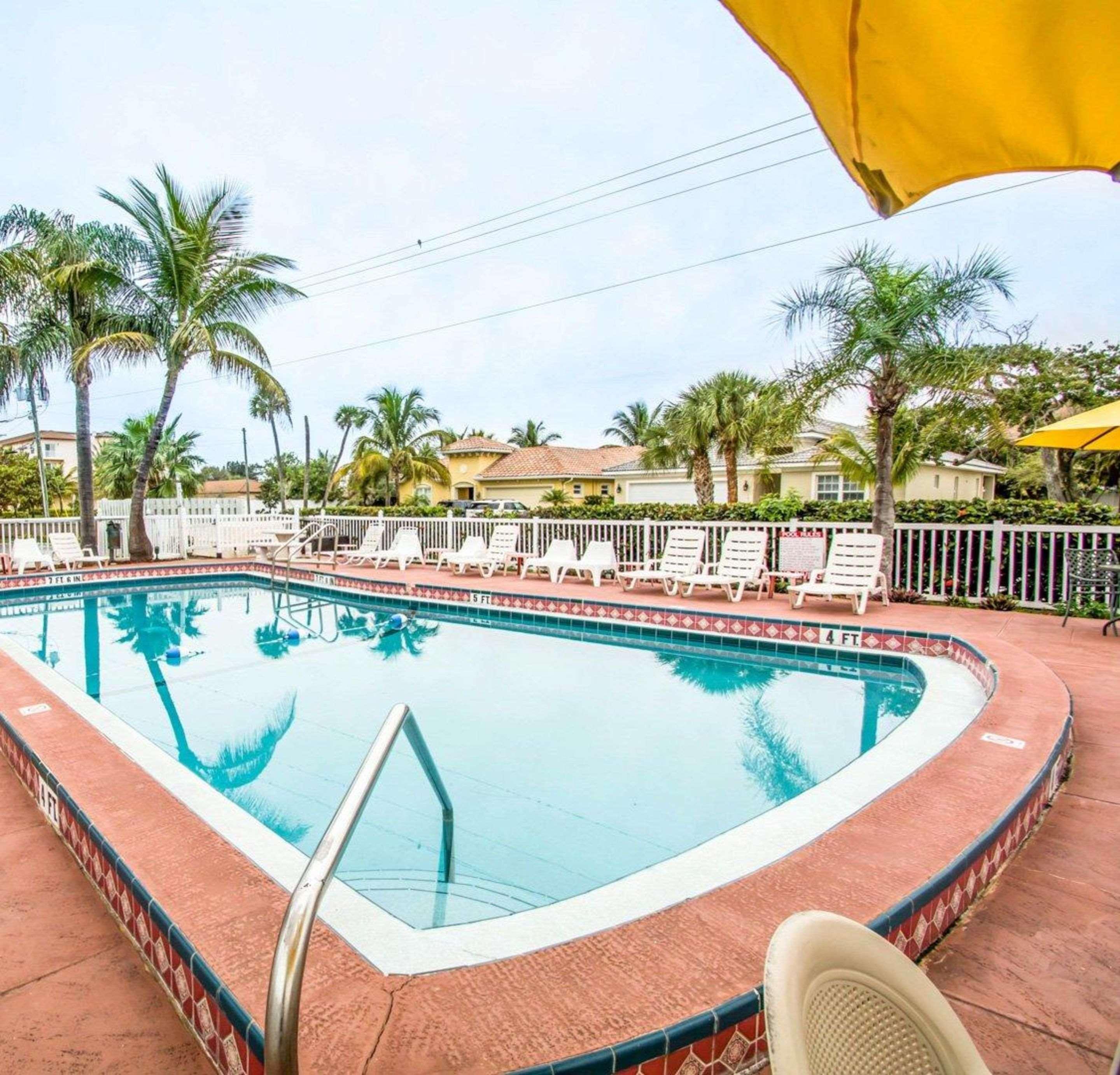 Econo Lodge Cocoa Beach - Near The Port Extérieur photo