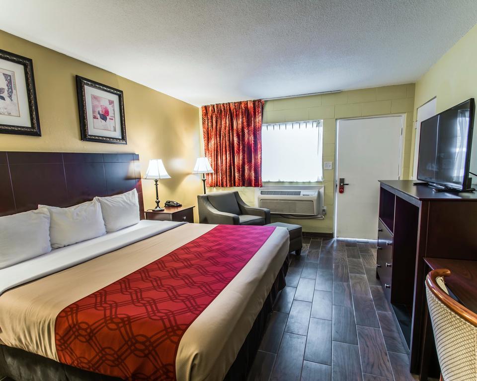 Econo Lodge Cocoa Beach - Near The Port Extérieur photo