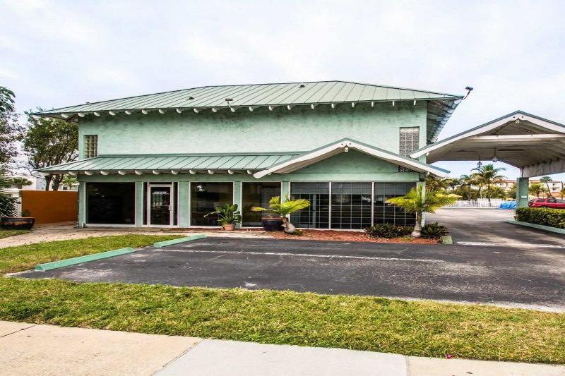 Econo Lodge Cocoa Beach - Near The Port Extérieur photo