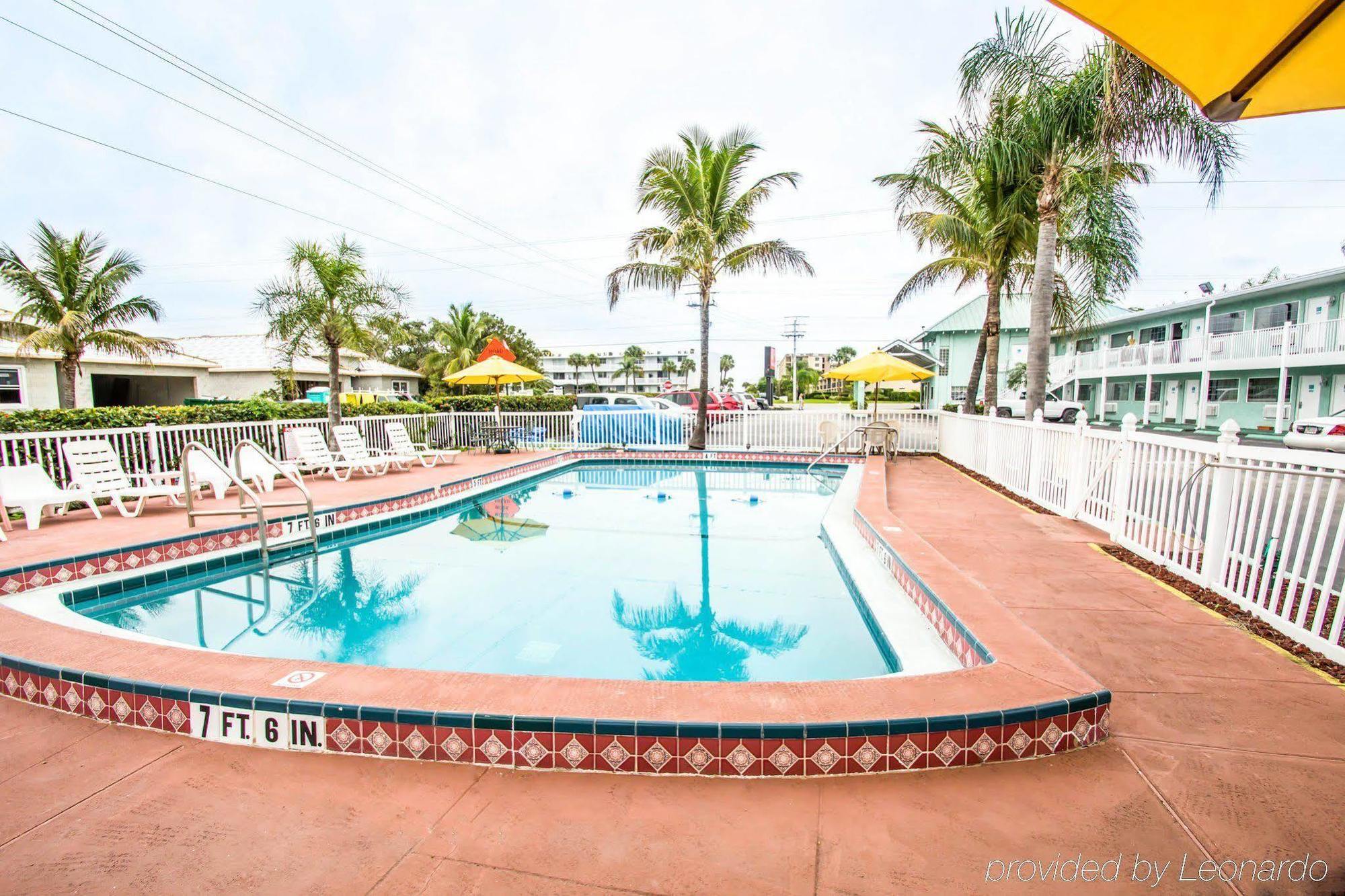 Econo Lodge Cocoa Beach - Near The Port Extérieur photo